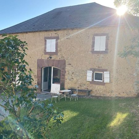 Gite Guiroya Saint-Jean-le-Vieux  Eksteriør billede
