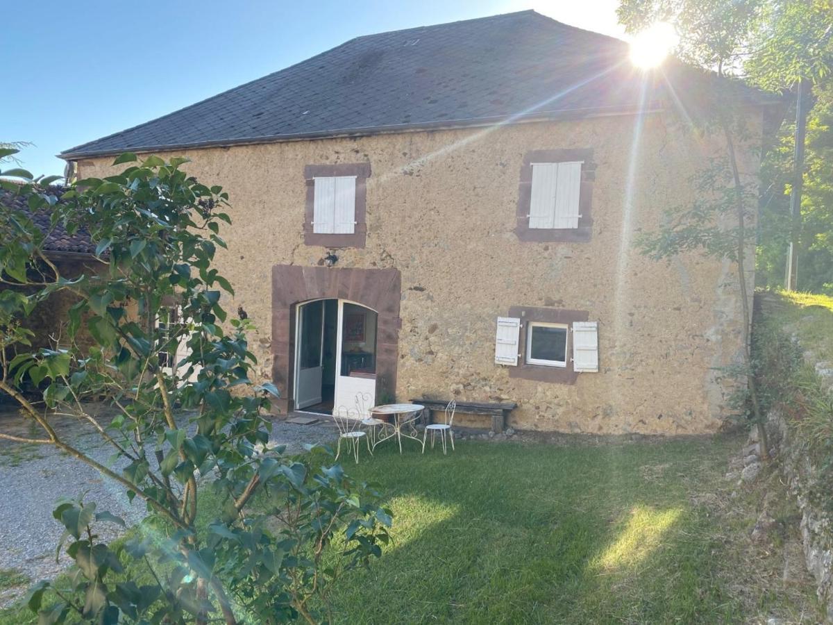 Gite Guiroya Saint-Jean-le-Vieux  Eksteriør billede